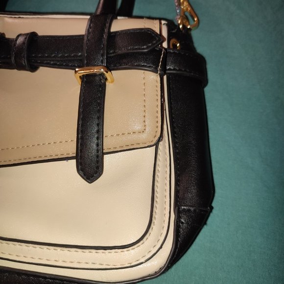 Reed Purse Crossbody bag Cream and Black comfortable casual classic - Picture 4 of 16
